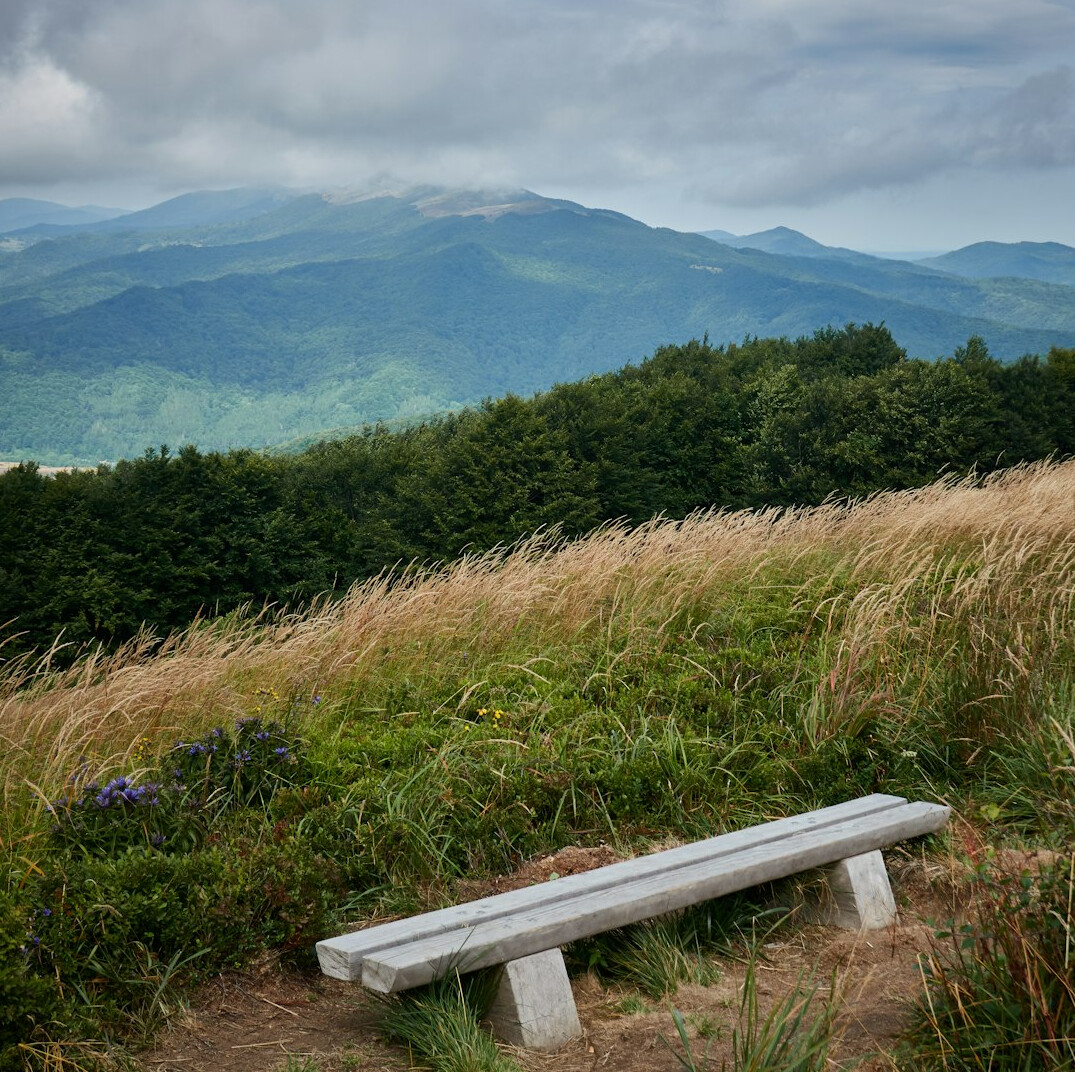 bieszczady mountains poland trail
